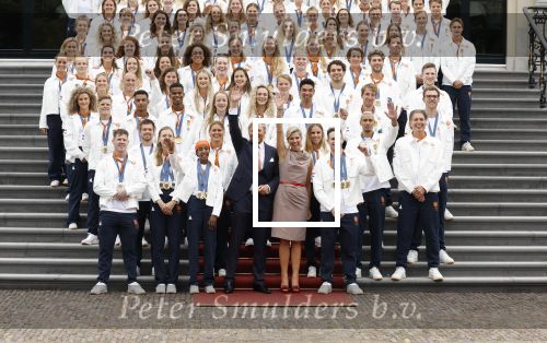 Den Haag 13 augustus 2024
Alle medaillewinnaars bij de olympische spelen op bezoek bij Koning Willem Alexander en Koningin Maxima op huis ten Bosch . oa aanwezig Femke Bol Sifan hassan Harrie Lavreysen Sharon v Rouwendaal Worthy de Jong Marit Bouwmeester Roy v d Berg de Hockey heren de hockey dames en alle roeiers.