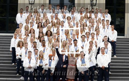 Den Haag 13 augustus 2024
Alle medaillewinnaars bij de olympische spelen op bezoek bij Koning Willem Alexander en Koningin Maxima op huis ten Bosch . oa aanwezig Femke Bol Sifan hassan Harrie Lavreysen Sharon v Rouwendaal Worthy de Jong Marit Bouwmeester Roy v d Berg de Hockey heren de hockey dames en alle roeiers.