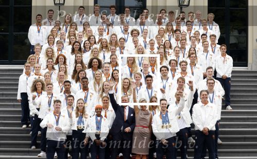 Den Haag 13 augustus 2024
Alle medaillewinnaars bij de olympische spelen op bezoek bij Koning Willem Alexander en Koningin Maxima op huis ten Bosch . oa aanwezig Femke Bol Sifan hassan Harrie Lavreysen Sharon v Rouwendaal Worthy de Jong Marit Bouwmeester Roy v d Berg de Hockey heren de hockey dames en alle roeiers.