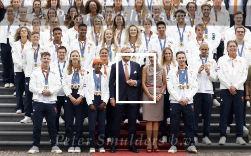 Den Haag 13 augustus 2024
Alle medaillewinnaars bij de olympische spelen op bezoek bij Koning Willem Alexander en Koningin Maxima op huis ten Bosch . oa aanwezig Femke Bol Sifan hassan Harrie Lavreysen Sharon v Rouwendaal Worthy de Jong Marit Bouwmeester Roy v d Berg de Hockey heren de hockey dames en alle roeiers.