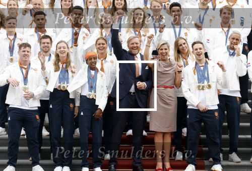 Den Haag 13 augustus 2024
Alle medaillewinnaars bij de olympische spelen op bezoek bij Koning Willem Alexander en Koningin Maxima op huis ten Bosch . oa aanwezig Femke Bol Sifan hassan Harrie Lavreysen Sharon v Rouwendaal Worthy de Jong Marit Bouwmeester Roy v d Berg de Hockey heren de hockey dames en alle roeiers.