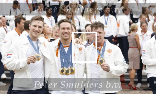 Den Haag 13 augustus 2024
Alle medaillewinnaars bij de olympische spelen op bezoek bij Koning Willem Alexander en Koningin Maxima op huis ten Bosch . oa aanwezig Femke Bol Sifan hassan Harrie Lavreysen Sharon v Rouwendaal Worthy de Jong Marit Bouwmeester Roy v d Berg de Hockey heren de hockey dames en alle roeiers. Roy v d Berg Jeffrey Hoogland en Harrie Lavreysen