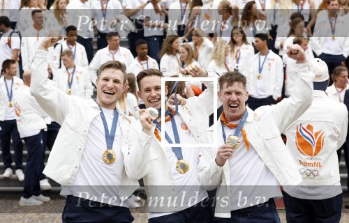 Den Haag 13 augustus 2024
Alle medaillewinnaars bij de olympische spelen op bezoek bij Koning Willem Alexander en Koningin Maxima op huis ten Bosch . oa aanwezig Femke Bol Sifan hassan Harrie Lavreysen Sharon v Rouwendaal Worthy de Jong Marit Bouwmeester Roy v d Berg de Hockey heren de hockey dames en alle roeiers. Roy v d Berg Jeffrey Hoogland en Harrie Lavreysen