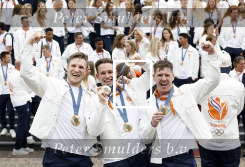Den Haag 13 augustus 2024
Alle medaillewinnaars bij de olympische spelen op bezoek bij Koning Willem Alexander en Koningin Maxima op huis ten Bosch . oa aanwezig Femke Bol Sifan hassan Harrie Lavreysen Sharon v Rouwendaal Worthy de Jong Marit Bouwmeester Roy v d Berg de Hockey heren de hockey dames en alle roeiers. Roy v d Berg Jeffrey Hoogland en Harrie Lavreysen