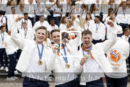 Den Haag 13 augustus 2024
Alle medaillewinnaars bij de olympische spelen op bezoek bij Koning Willem Alexander en Koningin Maxima op huis ten Bosch . oa aanwezig Femke Bol Sifan hassan Harrie Lavreysen Sharon v Rouwendaal Worthy de Jong Marit Bouwmeester Roy v d Berg de Hockey heren de hockey dames en alle roeiers. Roy v d Berg Jeffrey Hoogland en Harrie Lavreysen
