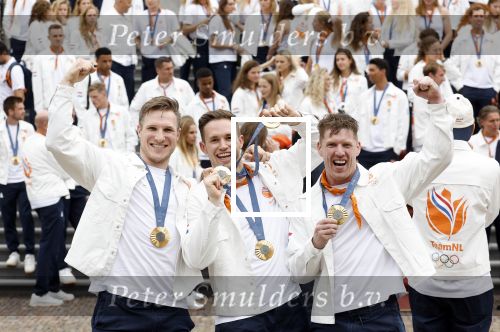 Den Haag 13 augustus 2024
Alle medaillewinnaars bij de olympische spelen op bezoek bij Koning Willem Alexander en Koningin Maxima op huis ten Bosch . oa aanwezig Femke Bol Sifan hassan Harrie Lavreysen Sharon v Rouwendaal Worthy de Jong Marit Bouwmeester Roy v d Berg de Hockey heren de hockey dames en alle roeiers. Roy v d Berg Jeffrey Hoogland en Harrie Lavreysen