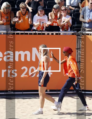 Scheveningen 12 augustus 2024
Aankomst olympische sporters in scheveningen . Humberto Tan presenteert het programma. Sifan Hassan