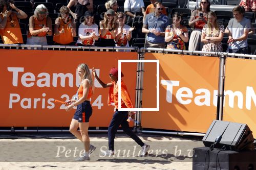 Scheveningen 12 augustus 2024
Aankomst olympische sporters in scheveningen . Humberto Tan presenteert het programma. Sifan Hassan