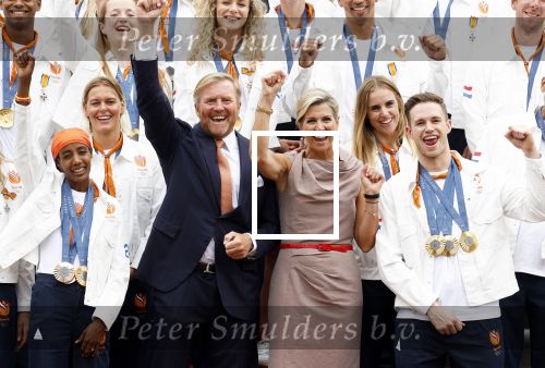 Den Haag 13 augustus 2024
Alle medaillewinnaars bij de olympische spelen op bezoek bij Koning Willem Alexander en Koningin Maxima op huis ten Bosch . oa aanwezig Femke Bol Sifan hassan Harrie Lavreysen Sharon v Rouwendaal Worthy de Jong Marit Bouwmeester Roy v d Berg de Hockey heren de hockey dames en alle roeiers.