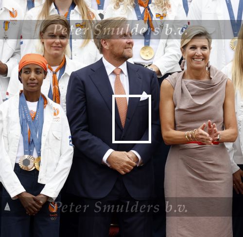 Den Haag 13 augustus 2024
Alle medaillewinnaars bij de olympische spelen op bezoek bij Koning Willem Alexander en Koningin Maxima op huis ten Bosch . oa aanwezig Femke Bol Sifan hassan Harrie Lavreysen Sharon v Rouwendaal Worthy de Jong Marit Bouwmeester Roy v d Berg de Hockey heren de hockey dames en alle roeiers.