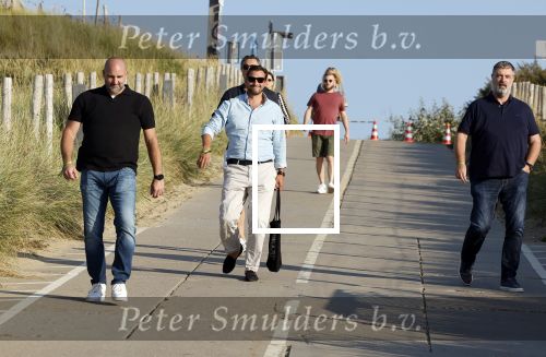 Scheveningen 27 augustus 2024
Afscheids feestje van Mark Rutte bij strandtent Culpepper. Thierry Baudet met zijn beveiliging