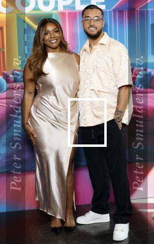 Amsterdam 21 augustus 2024
Presentatie Power Couple . De bekende koppels die mee doen aan het programma zijn: Djamila & Johannes, Eva & Sebastiaan, Laura & Ryan, Naomi & Quentin, Annebel & Rene, Michelle & Roy en Vonneke & Davinio. Monica Geuze en Valerio Zeno.
