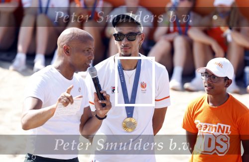 Scheveningen 12 augustus 2024
Aankomst olympische sporters in scheveningen . Humberto Tan presenteert het programma. Worthy de Jong