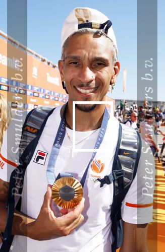 Scheveningen 12 augustus 2024
Aankomst olympische sporters in scheveningen . Humberto Tan presenteert het programma. Worthy de Jong