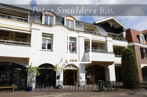 Laren 3 augustus 2025
Andre v Duin heeft in het gerenommeerde appartementencomplex \