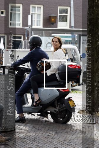 Amsterdam 7 augustus 2025
Herdenkingsdienst Derk Sauer in de westerkerk . Annemarie v Gaal met partner Rhandy MacNack