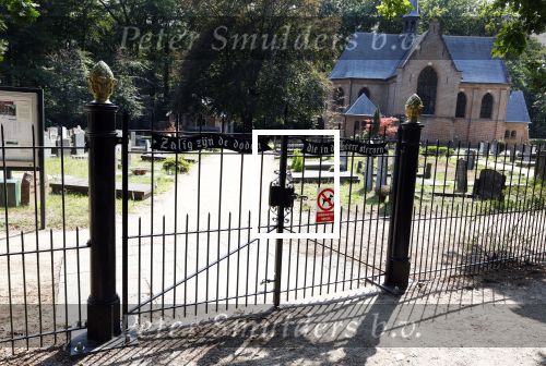 Lage Vuursche 14 augustus 2025
Prins Friso ligt begraven op de begraafplaats de Lage vuursche naast Kasteel Drakesteyn waar prinses Beatrix woont.