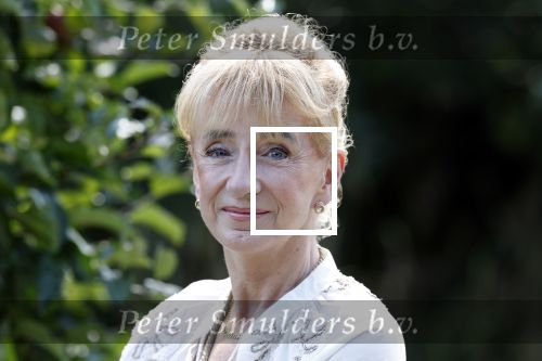 Almere 21 augustus 2025
Berdien Stenberg met haar man Pieter Kleve in de tuin van hun huis .