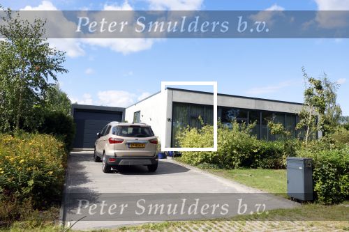 Almere 21 augustus 2025
Berdien Stenberg met haar man Pieter Kleve in de tuin van hun huis .