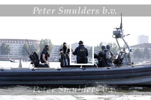 Amsterdam 20 augustus 2025
Koning Willem Alexander Prinses Mabel en (prinses Luana ) Gravin Luana op de groene Draeck tijdens de eerste dag van Sail Amsterdam . Er vaart ongelofelijk veel beveiliging Politie in boten op jet skis en een speciaal beveiligingsteam van de Marechaussee BSB ( Brigade Speciale Beveiligingsopdrachten ) mee met de groene Draeck