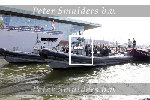 Amsterdam 20 augustus 2025
Koning Willem Alexander Prinses Mabel en (prinses Luana ) Gravin Luana op de groene Draeck tijdens de eerste dag van Sail Amsterdam . Er vaart ongelofelijk veel beveiliging Politie in boten op jet skis en een speciaal beveiligingsteam van de Marechaussee BSB ( Brigade Speciale Beveiligingsopdrachten ) mee met de groene Draeck