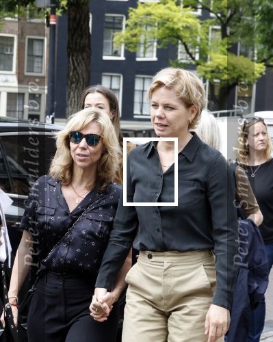 Amsterdam 7 augustus 2025
Herdenkingsdienst Derk Sauer in de westerkerk . Claudia de Breij met partner Jessica v Geel