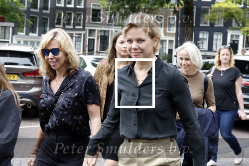 Amsterdam 7 augustus 2025
Herdenkingsdienst Derk Sauer in de westerkerk . Claudia de Breij met partner Jessica v Geel