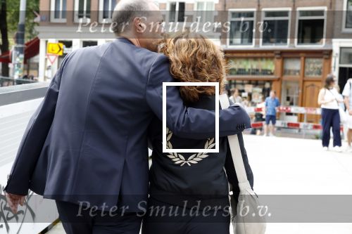 Amsterdam 7 augustus 2025
Herdenkingsdienst Derk Sauer in de westerkerk . Dione de Graaff met partner Nando Boers