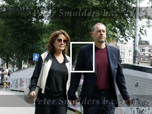 Amsterdam 7 augustus 2025
Herdenkingsdienst Derk Sauer in de westerkerk . Dione de Graaff met partner Nando Boers