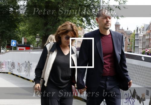 Amsterdam 7 augustus 2025
Herdenkingsdienst Derk Sauer in de westerkerk . Dione de Graaff met partner Nando Boers