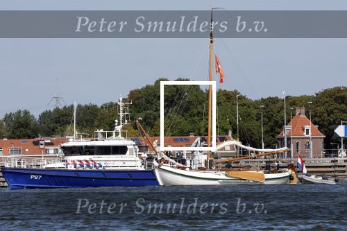 Amsterdam 20 augustus 2025
Koning Willem Alexander Prinses Mabel en (prinses Luana ) Gravin Luana op de groene Draeck tijdens de eerste dag van Sail Amsterdam . Er vaart ongelofelijk veel beveiliging Politie in boten op jet skis en een speciaal beveiligingsteam van de Marechaussee BSB ( Brigade Speciale Beveiligingsopdrachten ) mee met de groene Draeck