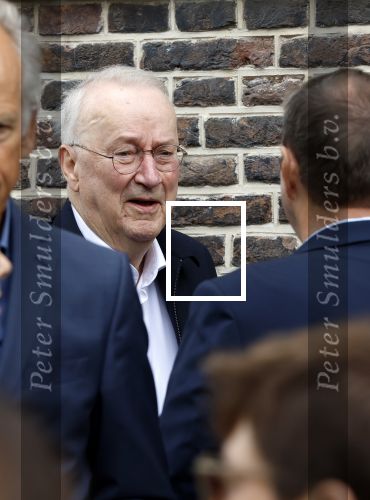 Amsterdam 7 augustus 2025
Herdenkingsdienst Derk Sauer in de westerkerk . Henk v Dorp met partner