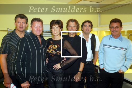 Hoofddorp 16 oktober 2003

Optreden bzn in claus party world in hoofddorp

 
Peter Smulders bv