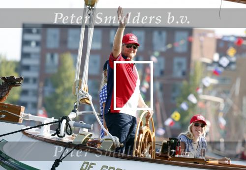Amsterdam 20 augustus 2025
Koning Willem Alexander Prinses Mabel en (prinses Luana ) Gravin Luana op de groene Draeck tijdens de eerste dag van Sail Amsterdam . Er vaart ongelofelijk veel beveiliging Politie in boten op jet skis en een speciaal beveiligingsteam van de Marechaussee BSB ( Brigade Speciale Beveiligingsopdrachten ) mee met de groene Draeck