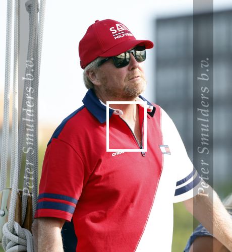 Amsterdam 20 augustus 2025
Koning Willem Alexander Prinses Mabel en (prinses Luana ) Gravin Luana op de groene Draeck tijdens de eerste dag van Sail Amsterdam . Er vaart ongelofelijk veel beveiliging Politie in boten op jet skis en een speciaal beveiligingsteam van de Marechaussee BSB ( Brigade Speciale Beveiligingsopdrachten ) mee met de groene Draeck