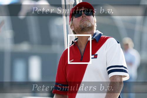 Amsterdam 20 augustus 2025
Koning Willem Alexander Prinses Mabel en (prinses Luana ) Gravin Luana op de groene Draeck tijdens de eerste dag van Sail Amsterdam . Er vaart ongelofelijk veel beveiliging Politie in boten op jet skis en een speciaal beveiligingsteam van de Marechaussee BSB ( Brigade Speciale Beveiligingsopdrachten ) mee met de groene Draeck