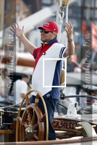 Amsterdam 20 augustus 2025
Koning Willem Alexander Prinses Mabel en (prinses Luana ) Gravin Luana op de groene Draeck tijdens de eerste dag van Sail Amsterdam . Er vaart ongelofelijk veel beveiliging Politie in boten op jet skis en een speciaal beveiligingsteam van de Marechaussee BSB ( Brigade Speciale Beveiligingsopdrachten ) mee met de groene Draeck