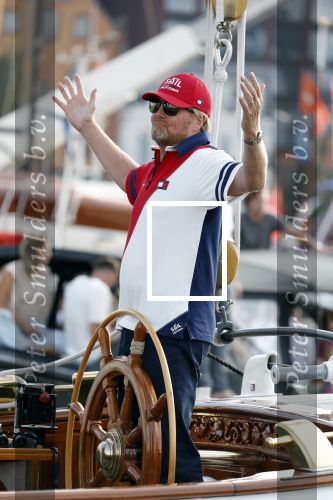 Amsterdam 20 augustus 2025
Koning Willem Alexander Prinses Mabel en (prinses Luana ) Gravin Luana op de groene Draeck tijdens de eerste dag van Sail Amsterdam . Er vaart ongelofelijk veel beveiliging Politie in boten op jet skis en een speciaal beveiligingsteam van de Marechaussee BSB ( Brigade Speciale Beveiligingsopdrachten ) mee met de groene Draeck
