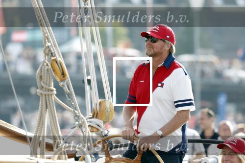 Amsterdam 20 augustus 2025
Koning Willem Alexander Prinses Mabel en (prinses Luana ) Gravin Luana op de groene Draeck tijdens de eerste dag van Sail Amsterdam . Er vaart ongelofelijk veel beveiliging Politie in boten op jet skis en een speciaal beveiligingsteam van de Marechaussee BSB ( Brigade Speciale Beveiligingsopdrachten ) mee met de groene Draeck