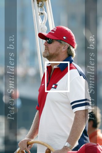 Amsterdam 20 augustus 2025
Koning Willem Alexander Prinses Mabel en (prinses Luana ) Gravin Luana op de groene Draeck tijdens de eerste dag van Sail Amsterdam . Er vaart ongelofelijk veel beveiliging Politie in boten op jet skis en een speciaal beveiligingsteam van de Marechaussee BSB ( Brigade Speciale Beveiligingsopdrachten ) mee met de groene Draeck