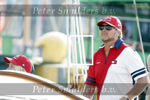 Amsterdam 20 augustus 2025
Koning Willem Alexander Prinses Mabel en (prinses Luana ) Gravin Luana op de groene Draeck tijdens de eerste dag van Sail Amsterdam . Er vaart ongelofelijk veel beveiliging Politie in boten op jet skis en een speciaal beveiligingsteam van de Marechaussee BSB ( Brigade Speciale Beveiligingsopdrachten ) mee met de groene Draeck