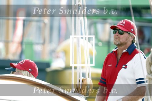 Amsterdam 20 augustus 2025
Koning Willem Alexander Prinses Mabel en (prinses Luana ) Gravin Luana op de groene Draeck tijdens de eerste dag van Sail Amsterdam . Er vaart ongelofelijk veel beveiliging Politie in boten op jet skis en een speciaal beveiligingsteam van de Marechaussee BSB ( Brigade Speciale Beveiligingsopdrachten ) mee met de groene Draeck