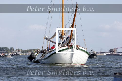 Amsterdam 20 augustus 2025
Koning Willem Alexander Prinses Mabel en (prinses Luana ) Gravin Luana op de groene Draeck tijdens de eerste dag van Sail Amsterdam . Er vaart ongelofelijk veel beveiliging Politie in boten op jet skis en een speciaal beveiligingsteam van de Marechaussee BSB ( Brigade Speciale Beveiligingsopdrachten ) mee met de groene Draeck