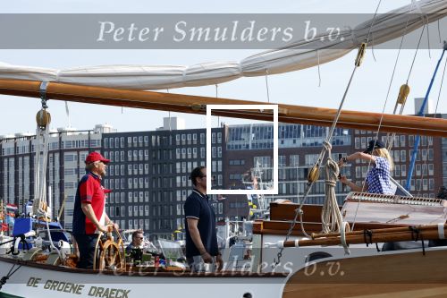 Amsterdam 20 augustus 2025
Koning Willem Alexander Prinses Mabel en (prinses Luana ) Gravin Luana op de groene Draeck tijdens de eerste dag van Sail Amsterdam . Er vaart ongelofelijk veel beveiliging Politie in boten op jet skis en een speciaal beveiligingsteam van de Marechaussee BSB ( Brigade Speciale Beveiligingsopdrachten ) mee met de groene Draeck