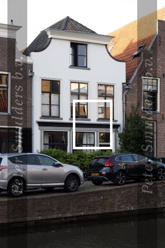 Maarssen 21 augustus 2025
Lilian Marijnissen nieuwe huis aan de Vecht in Maarssen . Ze heeft het huis met haar nieuwe partner Joeri Jansen gekocht.
