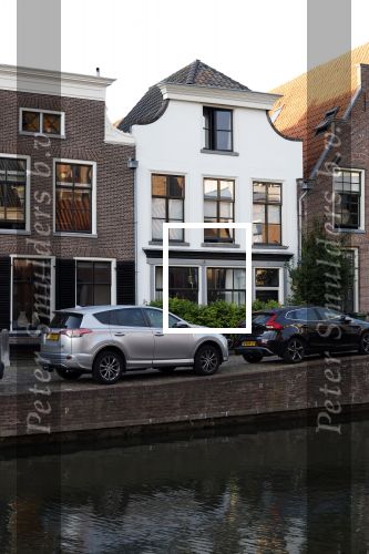 Maarssen 21 augustus 2025
Lilian Marijnissen nieuwe huis aan de Vecht in Maarssen . Ze heeft het huis met haar nieuwe partner Joeri Jansen gekocht.