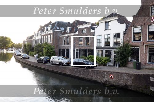 Maarssen 21 augustus 2025
Lilian Marijnissen nieuwe huis aan de Vecht in Maarssen . Ze heeft het huis met haar nieuwe partner Joeri Jansen gekocht.
