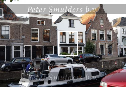 Maarssen 21 augustus 2025
Lilian Marijnissen nieuwe huis aan de Vecht in Maarssen . Ze heeft het huis met haar nieuwe partner Joeri Jansen gekocht.