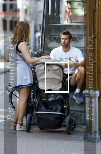 Amsterdam 11 augustus 2025
Manuel Broekman met zijn vriendin Adriana en hun dochtertje.
