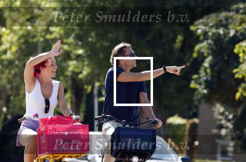 Amsterdam 19 augustus 2025
Merel v Carlsburg en Rutger Kemper op de fiets in Amsterdam zuid.